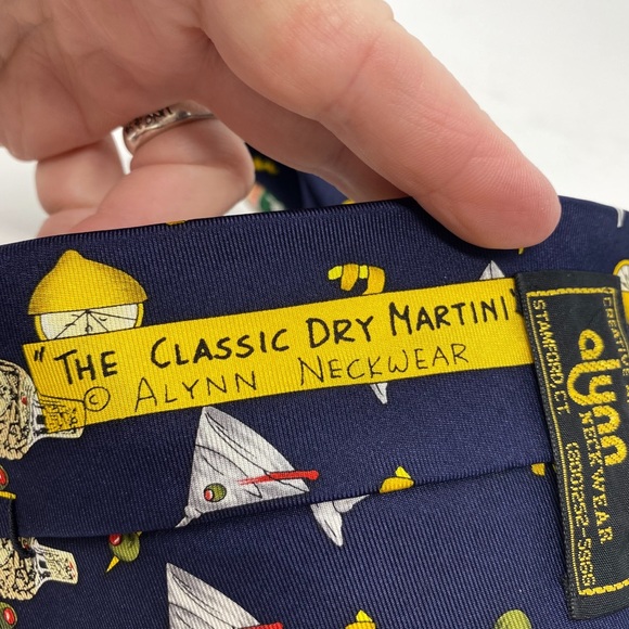 THE CLASSIC DRY MARTINI SILK TIE BY ALYNN NECKWEAR - Picture 5 of 6
